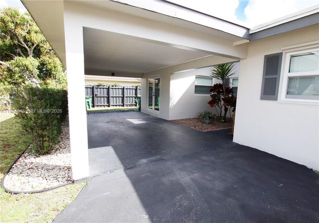 8116 NW 72nd Ave, Tamarac, FL 33321