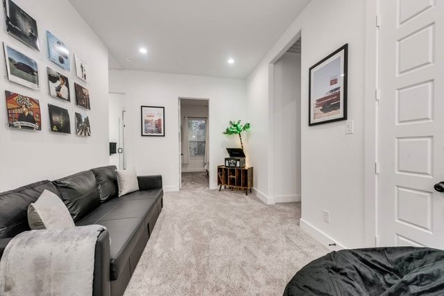 2015 S Ewing Avenue, Dallas, TX 75216