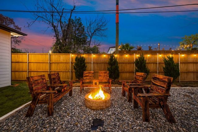 2015 S Ewing Avenue, Dallas, TX 75216