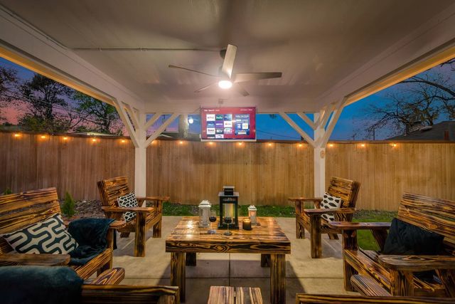 2015 S Ewing Avenue, Dallas, TX 75216