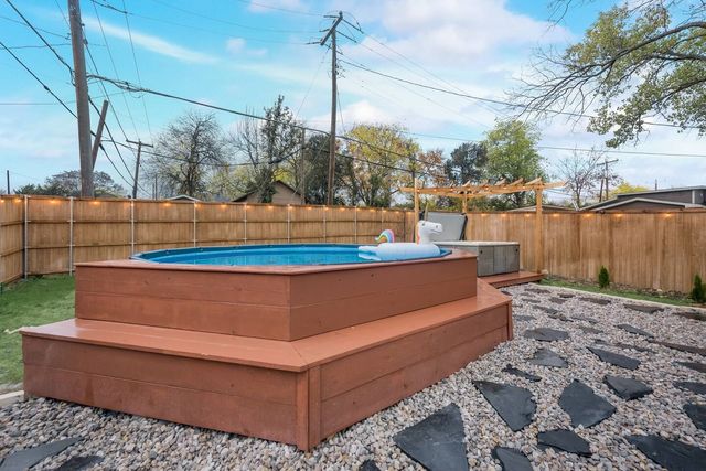 2015 S Ewing Avenue, Dallas, TX 75216