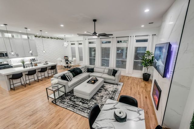 2015 S Ewing Avenue, Dallas, TX 75216