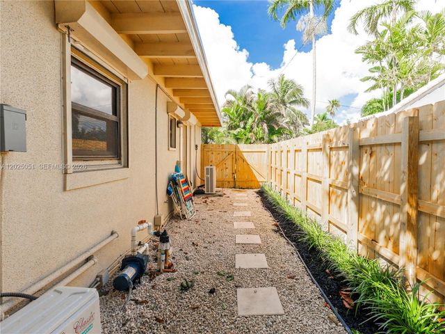 1212 NE 17th Ter, Fort Lauderdale, FL 33304