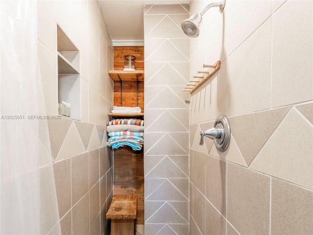 1212 NE 17th Ter, Fort Lauderdale, FL 33304