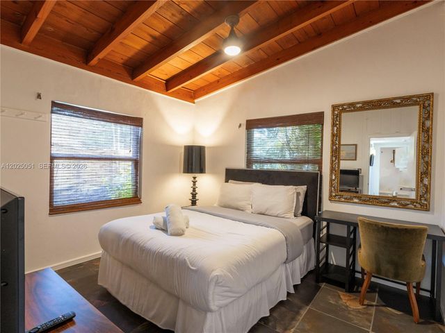 1212 NE 17th Ter, Fort Lauderdale, FL 33304