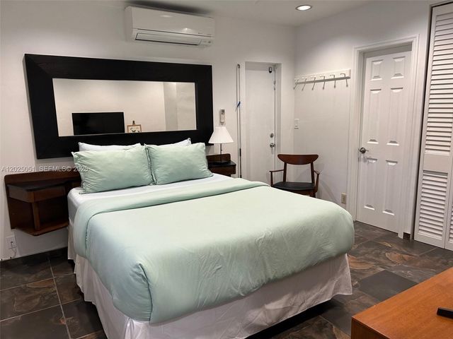 1212 NE 17th Ter, Fort Lauderdale, FL 33304