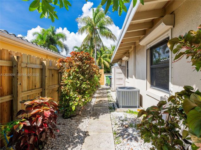 1212 NE 17th Ter, Fort Lauderdale, FL 33304