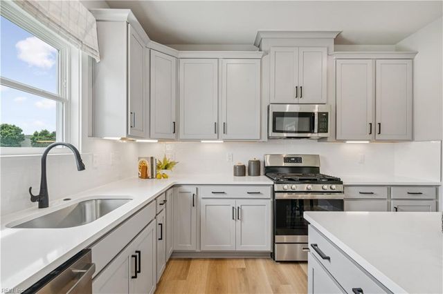 401 Heavens WAY, Yorktown, VA 23693