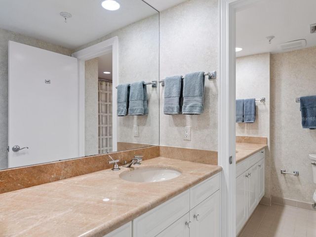 1511 GULF OF MEXICO DRIVE 201, Longboat Key, FL 34228