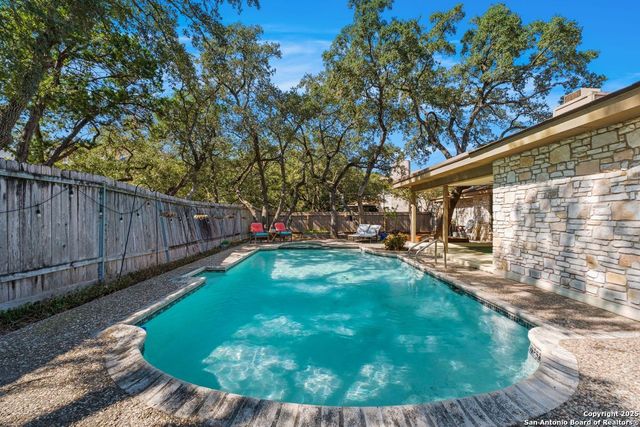 4614 Fringetree Woods, San Antonio, TX 78249