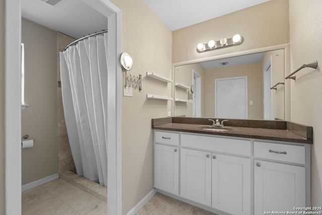 4614 Fringetree Woods, San Antonio, TX 78249