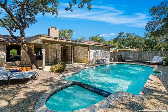 4614 Fringetree Woods, San Antonio, TX 78249