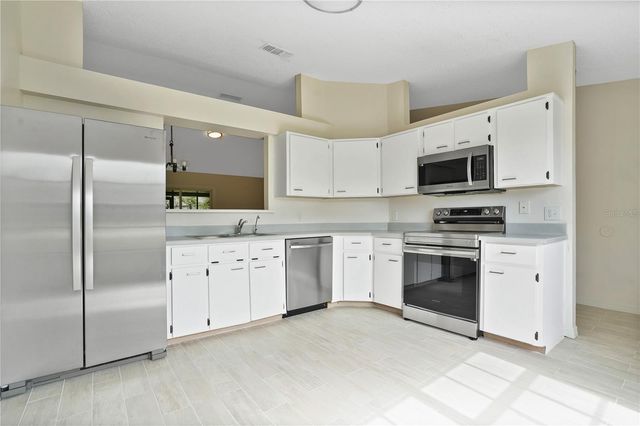 617 N 4TH AVENUE, Deltona, FL 32725