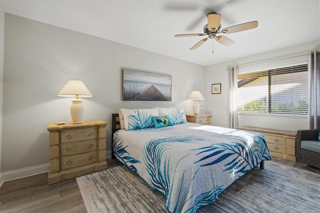 3129 WINDRUSH BOURNE 56, Sarasota, FL 34235