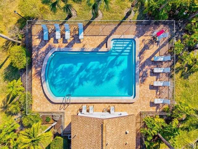 3129 WINDRUSH BOURNE 56, Sarasota, FL 34235