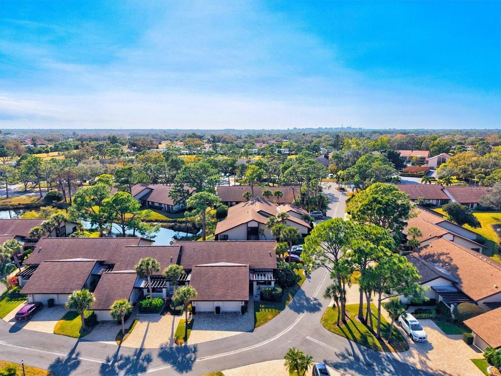 Image 53 of property listing at 3129 WINDRUSH BOURNE 56, Sarasota, FL 34235