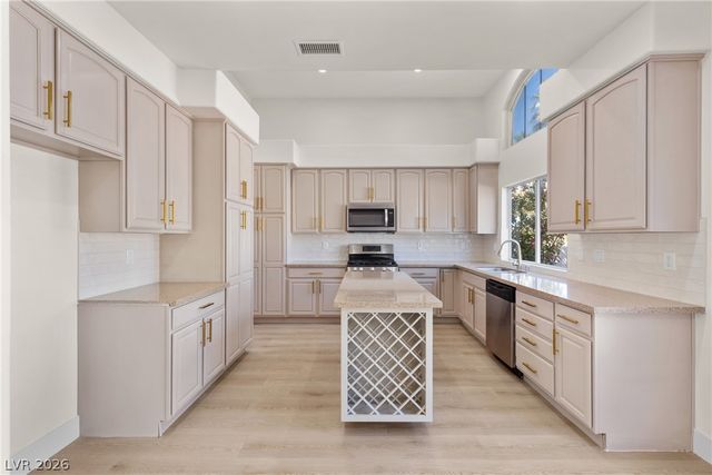 1700 Double Arrow Place, Las Vegas, NV 89128