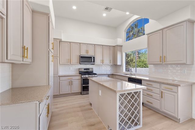1700 Double Arrow Place, Las Vegas, NV 89128