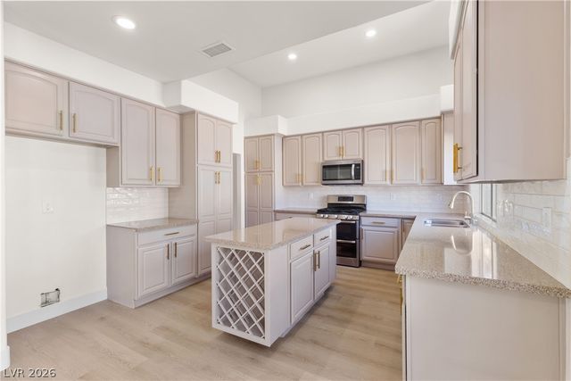 1700 Double Arrow Place, Las Vegas, NV 89128