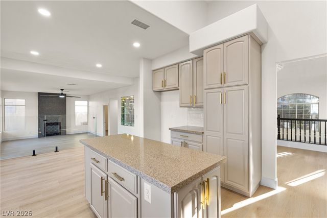 1700 Double Arrow Place, Las Vegas, NV 89128