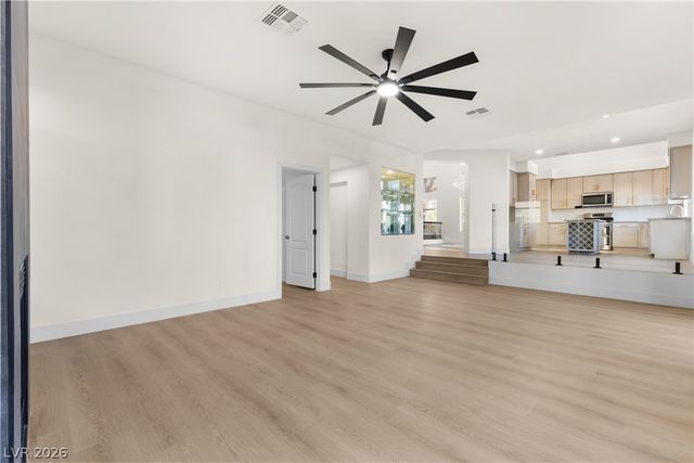 1700 Double Arrow Place, Las Vegas, NV 89128