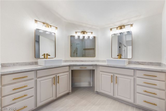 1700 Double Arrow Place, Las Vegas, NV 89128