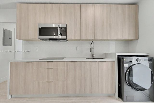 55 SW 13th St A, Dania Beach, FL 33004