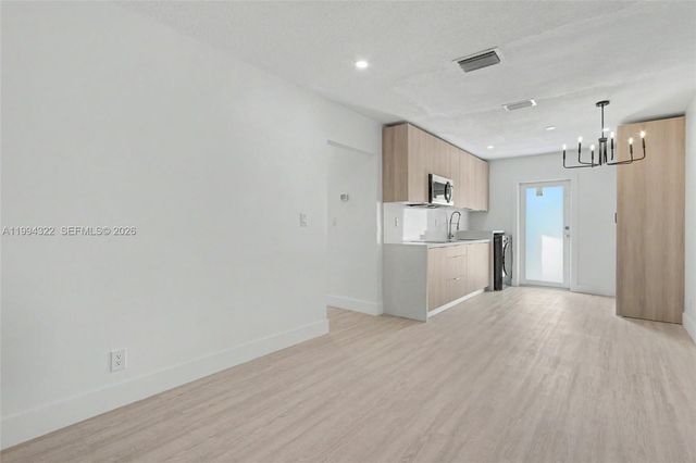 55 SW 13th St A, Dania Beach, FL 33004