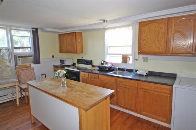 32 Ann Street 2, Newport, RI 02840