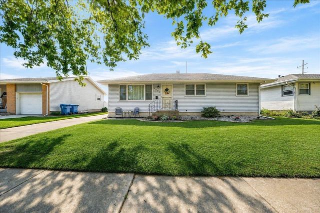 8030 North Drive, Highland, IN 46322