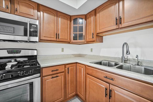 8030 North Drive, Highland, IN 46322