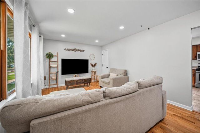 8030 North Drive, Highland, IN 46322