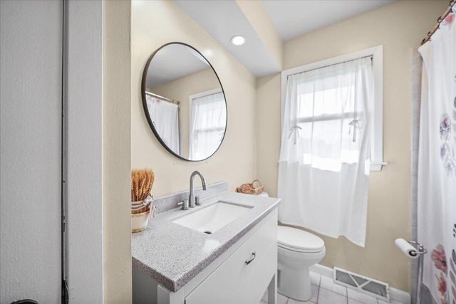 8030 North Drive, Highland, IN 46322
