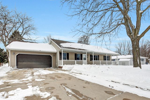 908 Apple Lane, Lake City, MN 55041