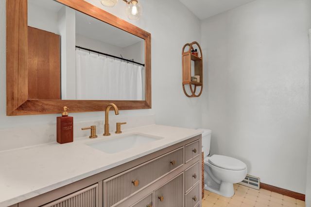 908 Apple Lane, Lake City, MN 55041