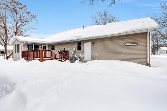 908 Apple Lane, Lake City, MN 55041