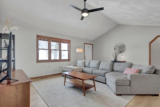 908 Apple Lane, Lake City, MN 55041