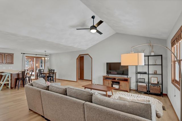 908 Apple Lane, Lake City, MN 55041