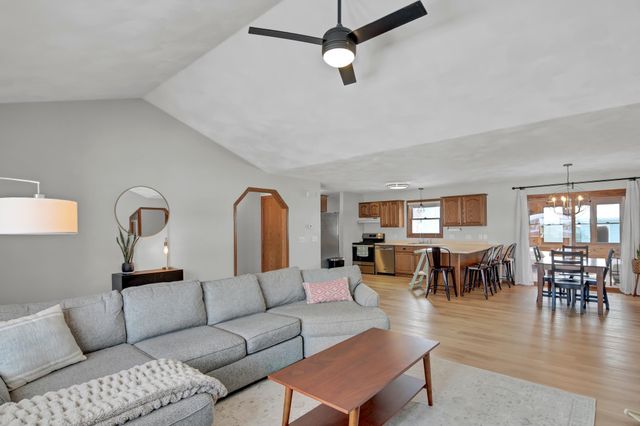 908 Apple Lane, Lake City, MN 55041