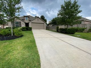 210 Emory Birch Drive, Montgomery, TX 77316