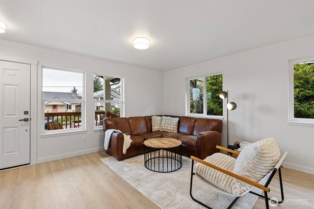 1925 5th Street, Bremerton, WA 98337