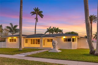 750 Harrison St, Hollywood, FL 33019