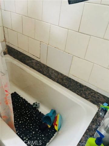 1123 S Kern Avenue, Los Angeles, CA 90022