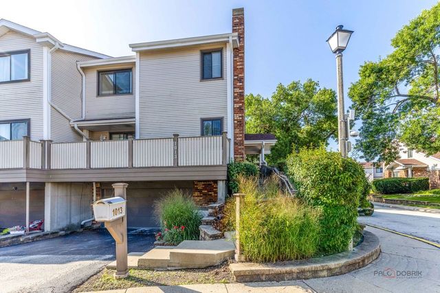 1013 Sussex Drive, Northbrook, IL 60062