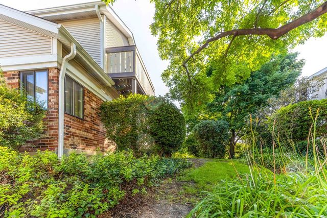 1013 Sussex Drive, Northbrook, IL 60062
