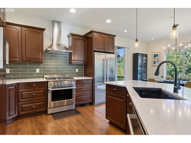 1201 Sw OPHELIA St, Portland, OR 97219