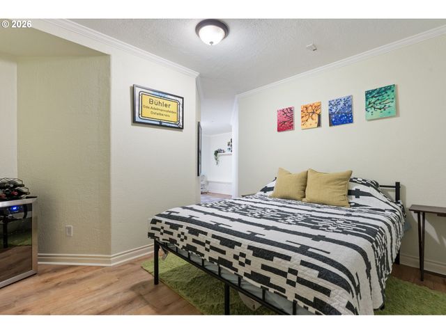 1201 Sw OPHELIA St, Portland, OR 97219