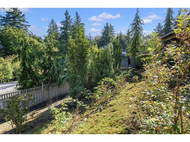 1201 Sw OPHELIA St, Portland, OR 97219