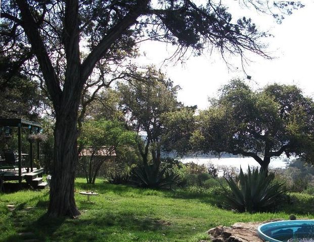 18201 Gregg Bluff RD, Jonestown, TX 78645