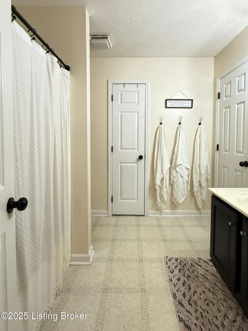 2068 Osprey Cove Ave, Shelbyville, KY 40065